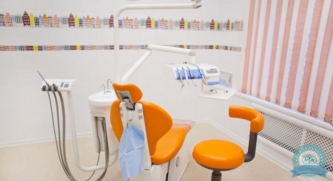 Семейная Стоматология на Комендантской площади